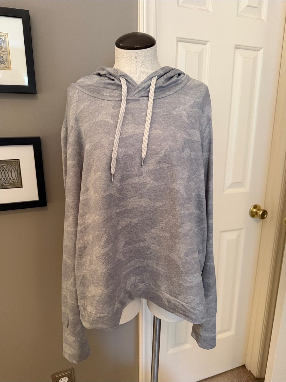 Vuori Halo Women’s Gray Camouflage Hoodie Sweater